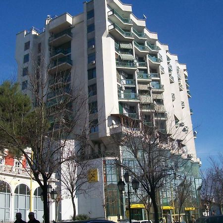 Sun Tower-Center Of Tirana Apartment Luaran gambar